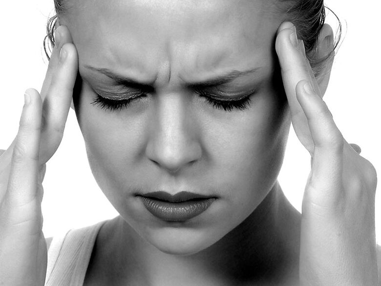 Galvassāpes ir viens no mugurkaula kakla daļas osteohondrozes simptomiem