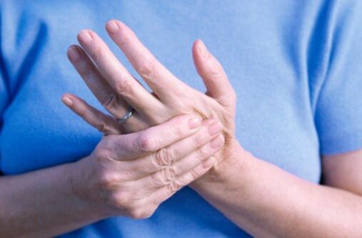 Sāpes roku un pirkstu locītavās – dažādu slimību pazīme